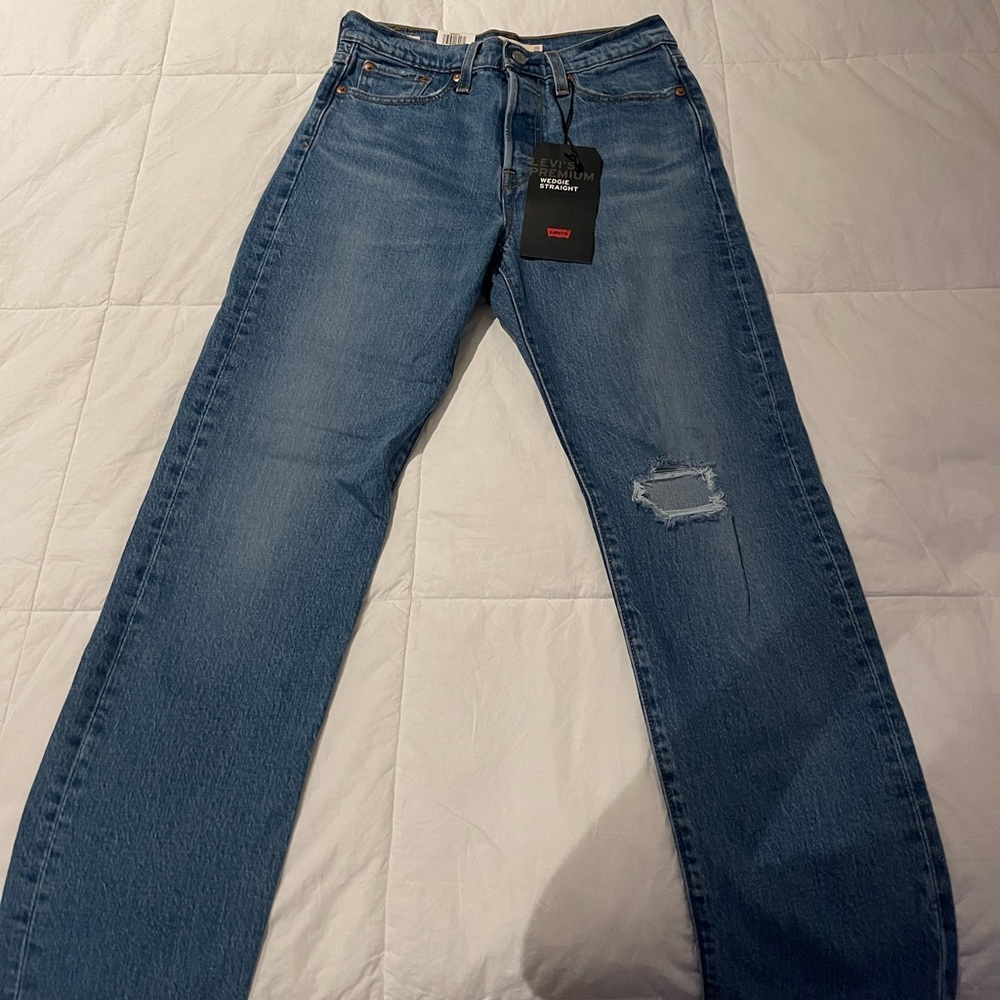 SOLD| nwt levi’s wedgie straight jeans